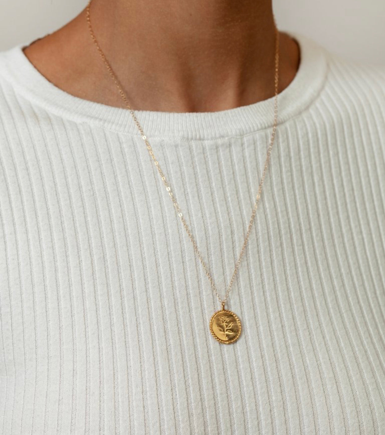 Gold Rose Pendent Necklace